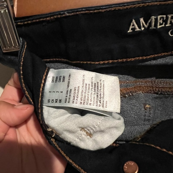 AE Jeans Size 2
Perfect condition - Picture 4 of 4